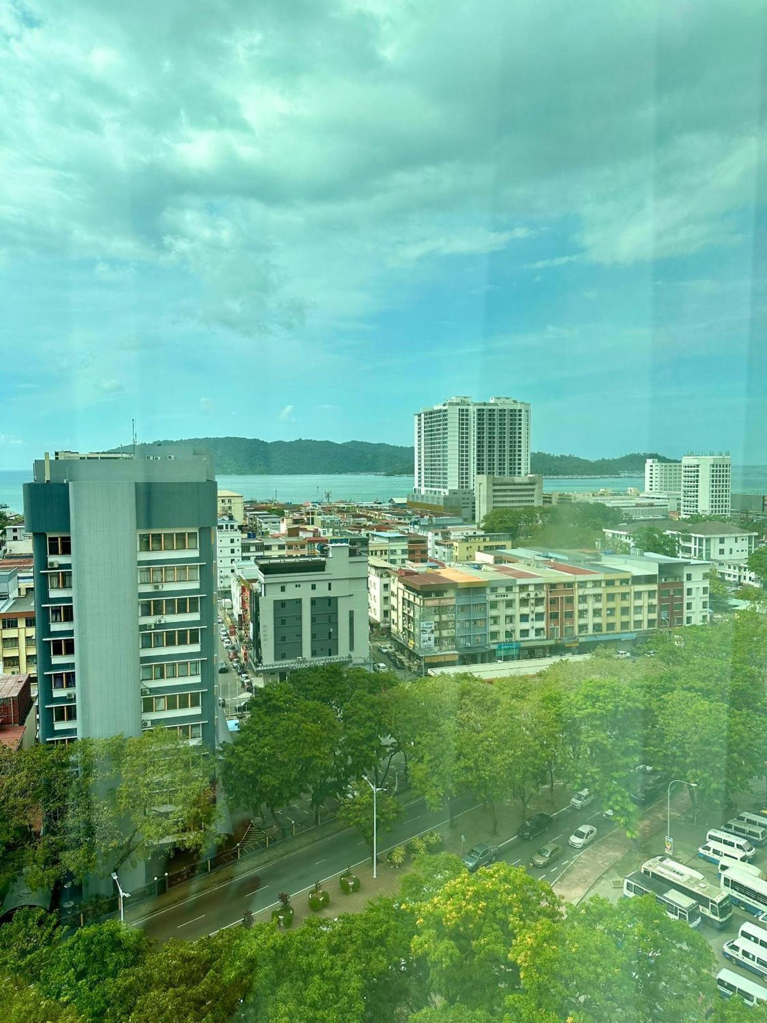 King Park Hotel Kota Kinabalu Esterno foto